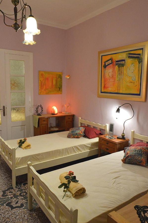 Apartamento Pireas Port Next To Metro Artistic House Exterior foto