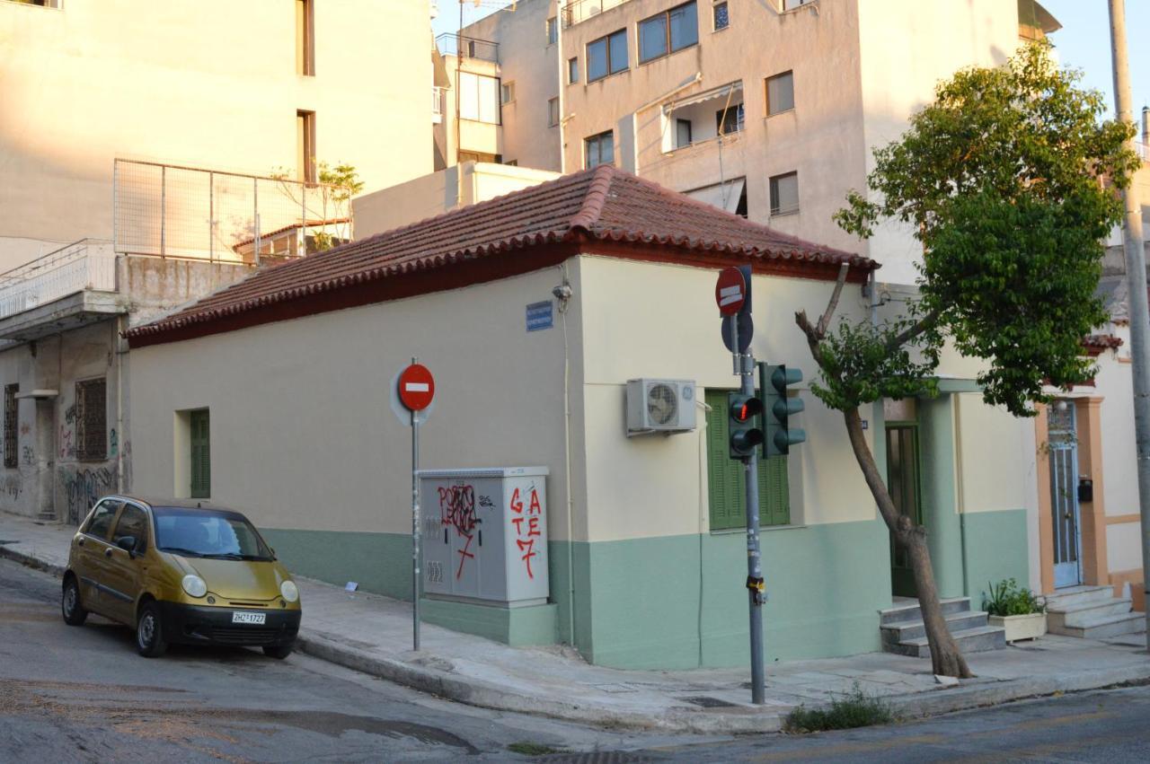 Apartamento Pireas Port Next To Metro Artistic House Exterior foto