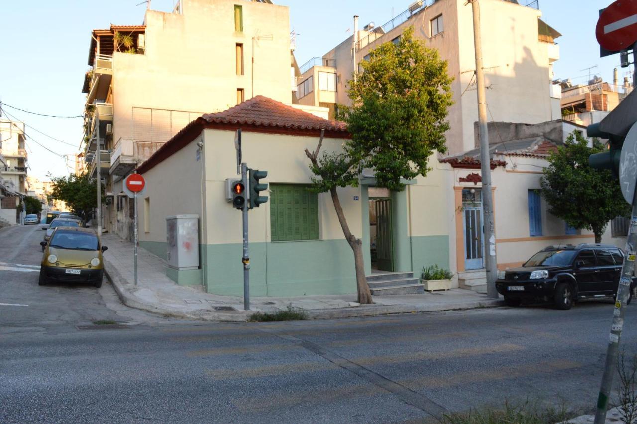 Apartamento Pireas Port Next To Metro Artistic House Exterior foto