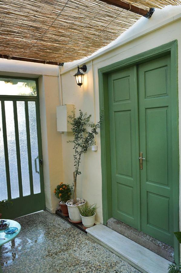 Apartamento Pireas Port Next To Metro Artistic House Exterior foto