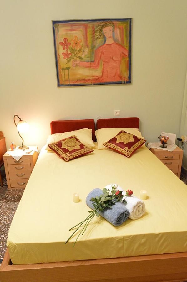 Apartamento Pireas Port Next To Metro Artistic House Exterior foto